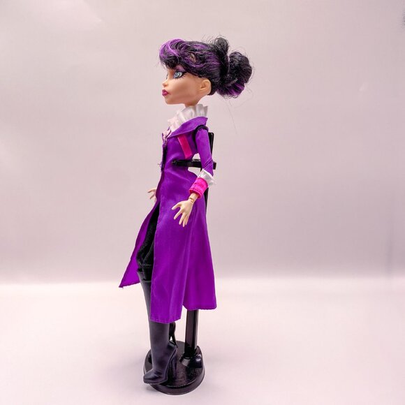 Monster High Headless Headmistress Bloodgood – Complete w/ Stand (No Horse) - Picture 3 of 6